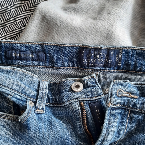 Lucky Brand Jeans - Picture 3 of 4